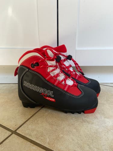 New Classic Rossignol X-1 Cross Country Ski Boots Size 2