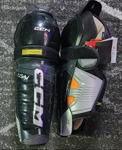 New Senior CCM Tacks AS-V 15" Shin Pads