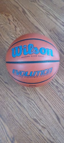 Used Men's Wilson Basketball