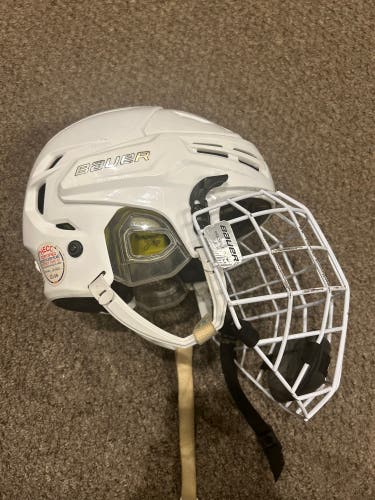 Used Medium Bauer Re-Akt Helmet