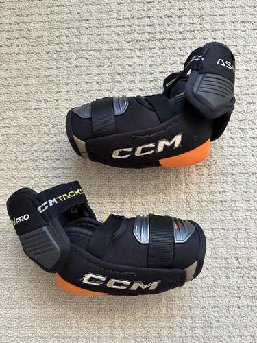 Used CCM Tacks AS-V Pro Senior Small Elbow Pads