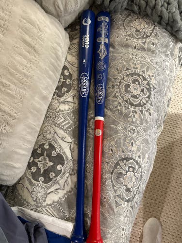 Set of 2 Louisville Slugger Chicago Cubs Commemorative Bats