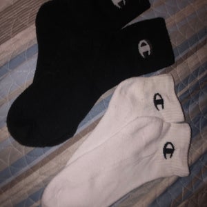 Black/White Used Small Champion Socks