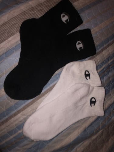 Black/White Used Small Champion Socks