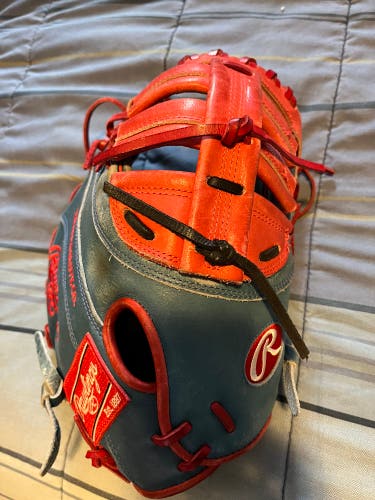 Rawlings Heart of the Hide first base glove