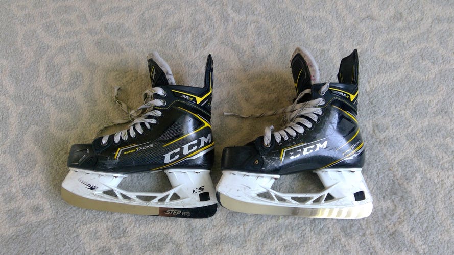 CCM Super Tacks AS3 Hockey Skates Regular Width Size 6 w/ StepSteel blades