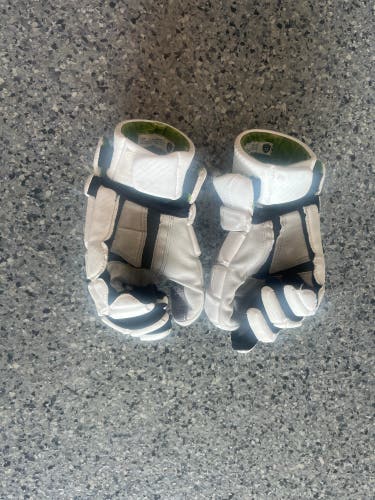 white/green warrior m5 maverick lacrosse gloves
