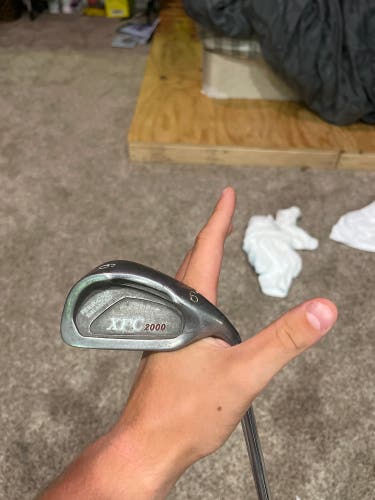 Right handed XPC 2000 6 iron