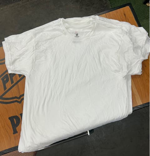 7 Hanes white t-shirts Men’s Large