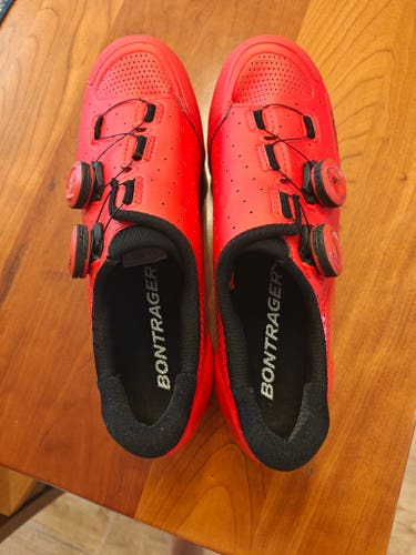 Red Used Size 6.0 (Women's 7.0) Unisex Bontrager Cycling Shoes