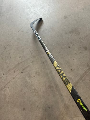 Used Senior CCM Left Hand 75 Flex P28 Pro Stock Super Tacks AS-V Pro Hockey Stick