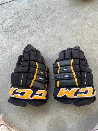 Used  Warrior 13" Gloves