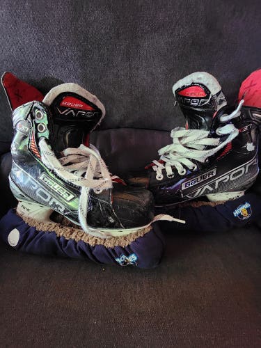 Used Intermediate Bauer Vapor X3.7 Hockey Skates Size 5.5