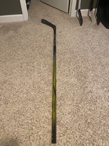 Used Senior Bauer Left Hand P28 Pro Stock Vapor Hyperlite 2 Hockey Stick
