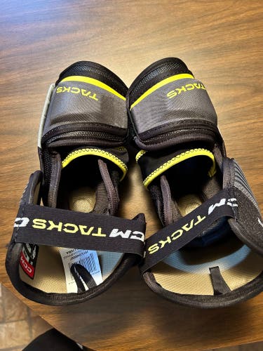 CCM hockey elbow pads