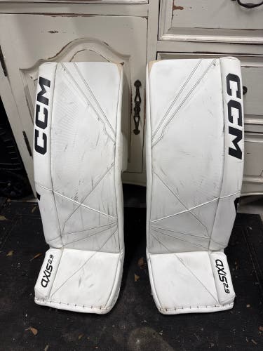 CCM Axis 2.9 Size 33+1 Pads