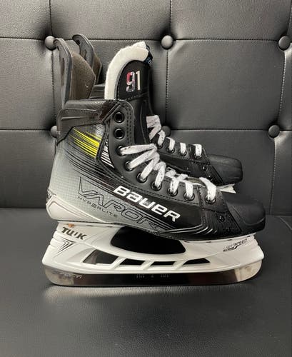 NEW Bauer Vapor Hyperlite 2 (HYP2RLITE) Pro Stock Hockey Skates Size 7.5 Fit 1