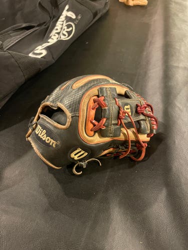 Wilson A2K Dat Dude 11.5