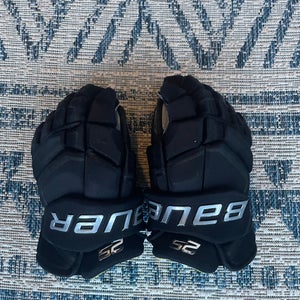 Bauer 2s hockey gloves