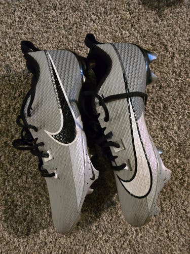 Gray Used Size 11 Adult Men's Nike Molded Cleats Cleats