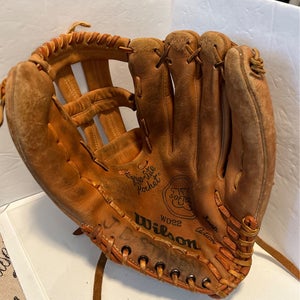 Wilson W022 RHT Mitt Glove BaseBall Softball Nylon Stitch Hold Tite Strap 12
