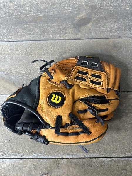 Wilson 10.5” Youth Baseball Glove A0425 Z105 425 Right Hand Throw EZ Catch Mitt