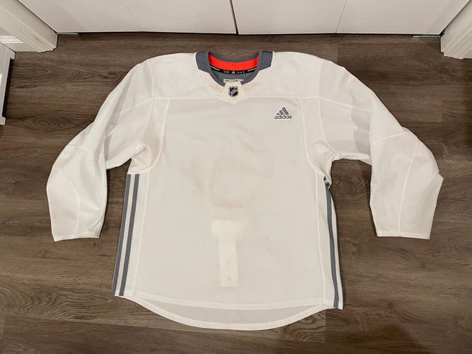 Authentic team issued adidas nhl practice jersey size 56