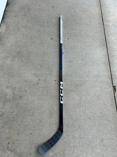 New Senior CCM Right Handed P28 Pro Stock Klingberg Jetspeed FT6 Pro Hockey Stick