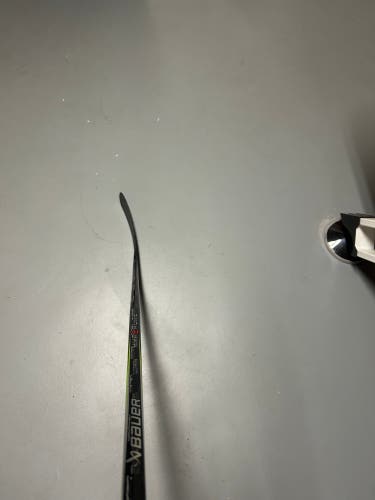 Bauer hyper light 2 hockey stick