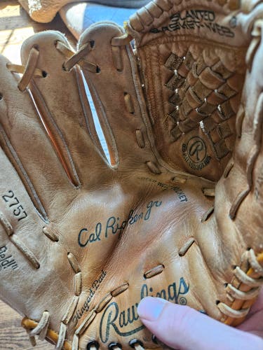 Used Left Hand Throw Rawlings 2757 Baseball Glove 12"