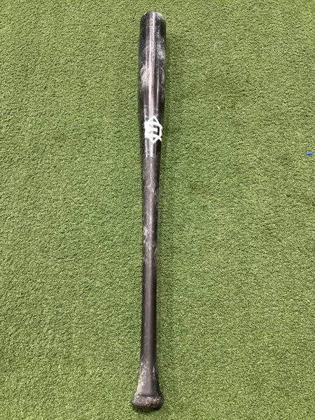 Mine Woos Baseball bat