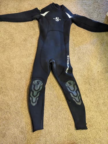 Used Scuba Pro 3mm size 10 wetsuit