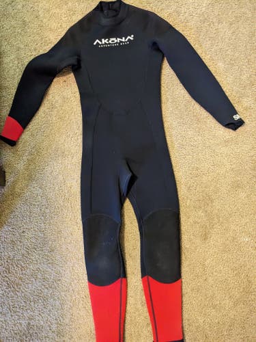 Used Akona Small Wetsuit