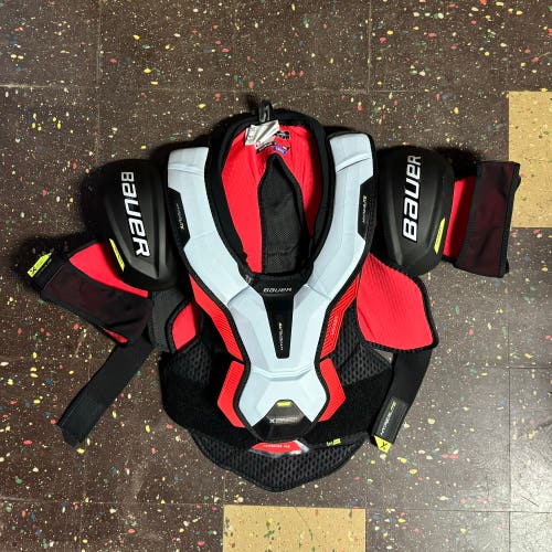 Senior Bauer Hyperlite Hockey Shoulder Pads XL