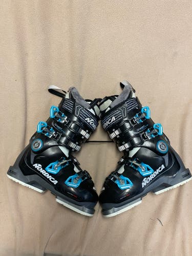 Used Women's Nordica SpeedMachine Ski Boots