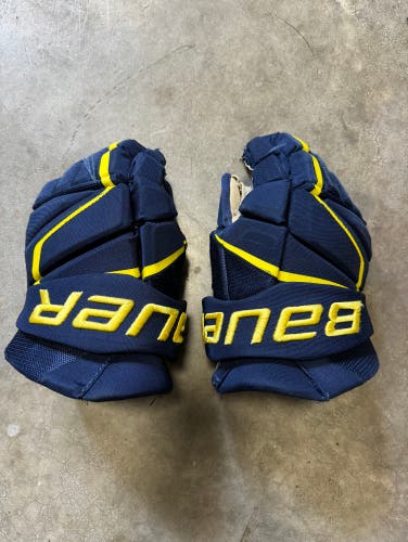 Used  Bauer 14" Pro Stock Vapor Hyperlite Gloves