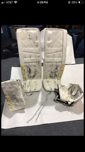 Colorado Avalanche Game Used Pro Stock CCM EFlex 5 Set 35+1 Annunen