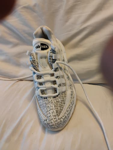 Used Size 6.0 (Women's 7.0) Women's Nike Tennis Shoes