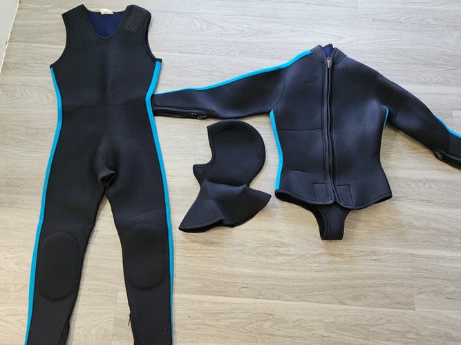 Used Marine Wear Japan Scuba Dive Small Suit, Black & Blue