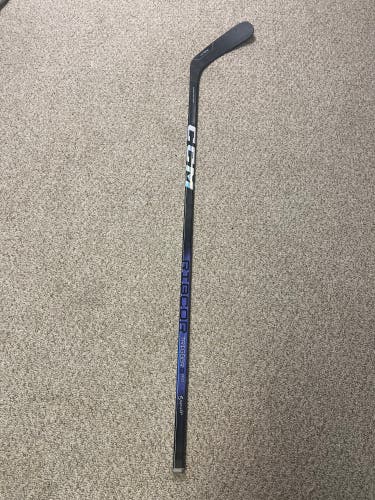 New Intermediate CCM Right Handed P29  RibCor Trigger 8 Pro Hockey Stick