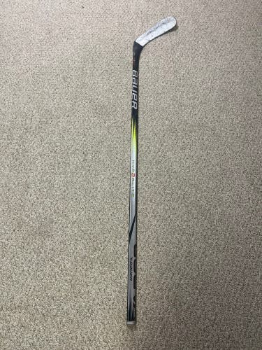 New Intermediate Bauer Right Handed P92  Vapor Hyperlite 2 Hockey Stick