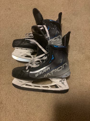Custom Bauer Pro Stock 9 1/4 Vapor Hyperlite 2 Hockey Skates