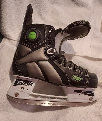 Used Reebok 5K Hockey Skates senior size 7,  Regular Width