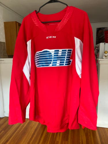 BNWT STITCHED CCM OHL RED PRACTICE HOCKEY JERSEY 56