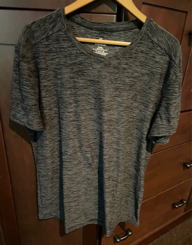 NWOT Men’s KYODAN Gray Athletic Stretch Wicking Quick-Dry Gym Workout Shirt (XL)