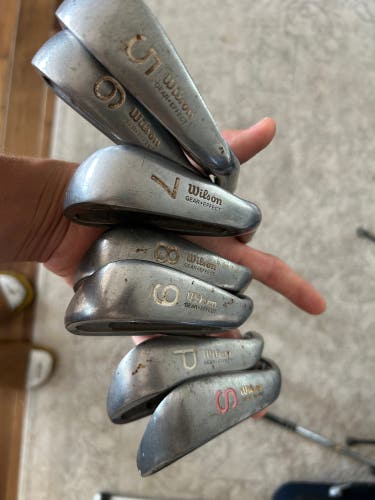 Used Men's TaylorMade and Wilson Right Handed 12 Pieces Metalwood with Wilson Irons and Putter