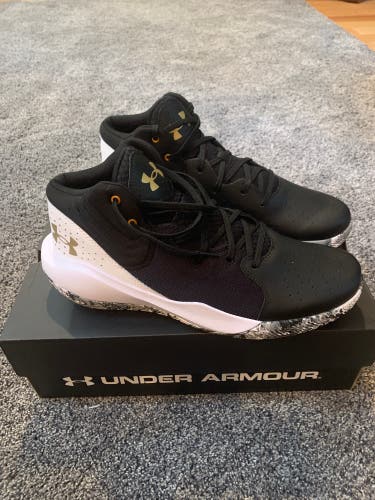 Under Armour Basketball shoes Size 13