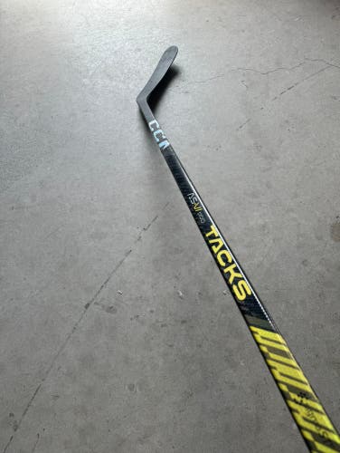 Used Senior CCM Right Handed P92M 90 Flex Pro Stock Tacks AS-VI PRO Hockey Stick