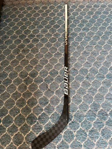 Used Youth Bauer Right Handed P92 Vapor Hyperlite Hockey Stick