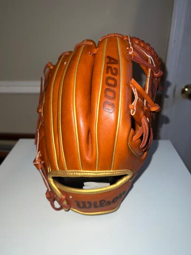 Wilson A2000 1786 College World Series LTD Baseball Glove